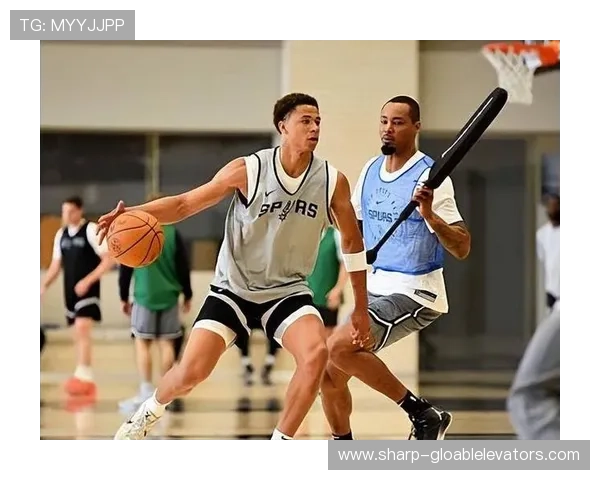 马刺年轻球员训练趣事曝光引发球迷热议与欢笑